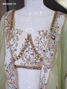 Fournisseur de crêpes françaises de qualité supérieure avec impression numérique et travail manuel, ensemble crop-top, palazzo et boléro en organza, de Surat - Product Image 5