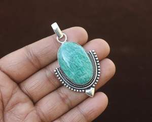 Colgante de Amazonita Verde con Piedra Preciosa, Joyería Fina de Plata 925, Regalo Único para Novia, Collar de Cristal Curativo - Product Image 1