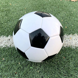 ลูกฟุตบอลคลาสสิคสีดำขาว ขนาด 5 สำหรับฝึกซ้อม วัสดุ PU ทนทาน เหมาะสำหรับการแข่งขันและฝึกซ้อม กีฬากลางแจ้ง - Product Image 3