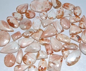 Scolecite rose naturelle, cabochon, pierres précieuses de formes variées, toutes tailles, pierres lisses en vrac, fournisseur grossiste pour la bijouterie - Product Image 1
