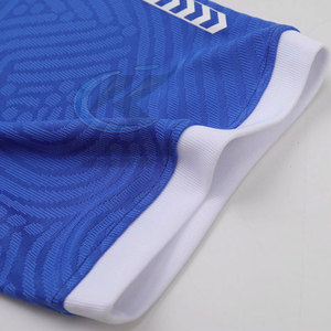 เสื้อฟุตบอลโพลีเอสเตอร์ระบายอากาศได้ดี สั่งทำโลโก้ได้ บริการ OEM ขายส่งขั้นต่ำน้อย พร้อมขายออนไลน์ - Product Image 3
