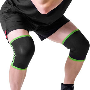 Genouillères ajustables Perfectionists, noir/vert, respirantes, en polyester et élasthanne, unisexe, protection multisports pour l'entraînement, lot de quatre - Product Image 1
