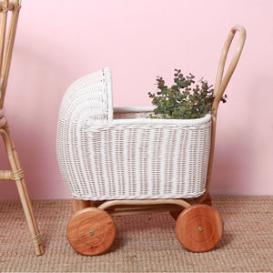 Precioso cochecito de muñecas de mimbre, carrito de juguete para muñecas, juguete de rol de fábrica vietnamita - Product Image 5