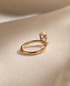 Bague de fiançailles classique solitaire en or jaune 14 carats avec diamant de laboratoire taille marquise pour femme - Cadeau - Product Image 3