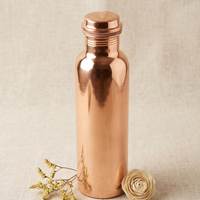 Bouteille à boire en cuivre de luxe pour une vie éco-responsable et une routine d'hydratation quotidienne élégante