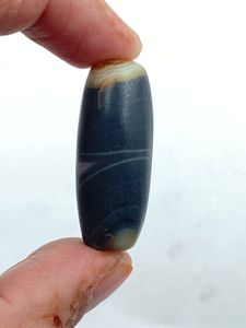 Agate naturelle de forme cylindrique, pierre précieuse de joaillerie fine, couleur noire, 35,75 carats, 12x30,70 mm, pour la fabrication de bijoux, fournisseur indien R.K. - Product Image 1