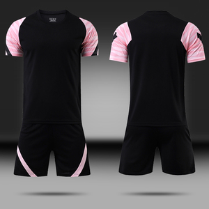 Ensemble de maillot de football pour hommes noir et rose, col rond, manches courtes, polyester respirant, anti-bactérien, séchage rapide, coupe athlétique - Product Image 3