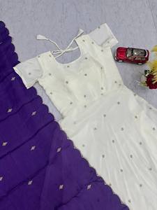 Vestido Largo de Algodón de Diseñador de Alta Calidad para Mujer, con Ajuste Cómodo para Fiestas Casuales y Uso en la Oficina, Disponible para la Venta - Product Image 1