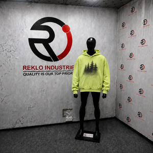 Sweat à capuche surdimensionné vert lime personnalisé avec motif arbre de la Forêt-Noire, effet vieilli et délavé, style streetwear pour homme - Product Image 3