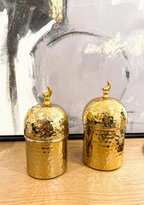 Ensemble de récipients décoratifs en métal doré martelé en forme de lune avec couvercle pour la décoration et le service de cuisine, provenant d'Inde - Product Image 6