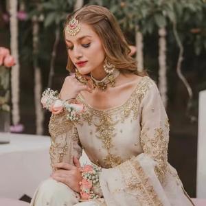 Vestido Anarkali Pakistaní Premium Color Rosa Pastel, Largo y con Capas, con Exquisito Trabajo a Mano en Plata Kora Dabka - Product Image 5