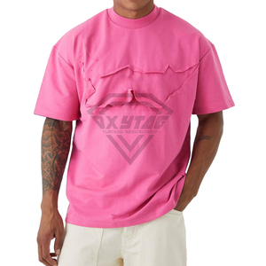 เสื้อยืดสีชมพูแบบดิสเทรสขอบดิบ สไตล์สตรีทแวร์ ทรงโอเวอร์ไซส์ ไหล่ตก ผ้าคอตตอนหนา สำหรับผู้ชาย ผลิตโดยผู้ผลิตเสื้อยืด - Product Image 1