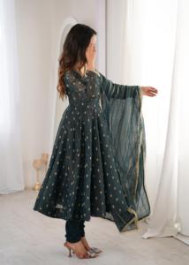 Conjunto de Tres Piezas Anarkali Elegante para Mujer, Traje Anarkali Largo con Dupatta, Atuendo Tradicional para Bodas - Product Image 3