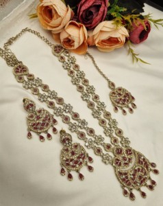 Ensemble collier long double couche, boucles d'oreilles et mangtika à motif floral traditionnel pour femmes, collection de bijoux de créateur. - Product Image 4
