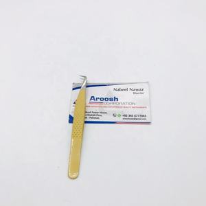 แหนบต่อขนตาสแตนเลสเคลือบสีทองแบบมืออาชีพ90องศาออกแบบโลโก้ได้ตามที่ต้องการด้ามจับทรงเพชรแหลมทนทาน - Product Image 3