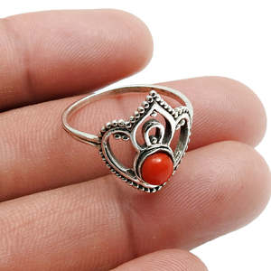 แหวนพลอยออนิกซ์สีแดงทรงกลมแท้ แหวนเงินแท้ 925 ประดับมงกุฎ สไตล์โบฮีเมียน สำหรับงานแต่งงาน งานหมั้น และงานปาร์ตี้ - Product Image 2