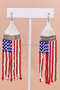 Pendientes Colgantes Hechos a Mano con Diseño Floral Bohemio y Bandera de EE. UU. con Cuentas de Semillas, Borlas Patrióticas Personalizadas para el 4 de Julio, Venta al por Mayor 2025 - Product Image 5