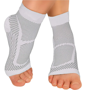 Soporte de Tobillo Elástico de Compresión Blanco y Gris de QUIRE SPORTS, Calcetín de Soporte para el Tobillo para Alivio de la Fascitis Plantar, Equipo Deportivo y de Fitness - Product Image 1