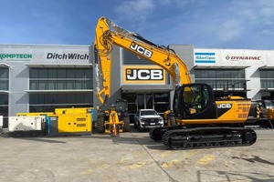 Mini-excavatrice sur chenilles d'occasion de 3000 kg avec cabine de conducteur vitrée et lame frontale pour travaux de terrassement de précision - Product Image 5