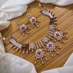 Ensemble de collier ras du cou plaqué or pierre Kundan et perle Meenakari 10574080 Parure de bijoux fins - Product Image 1