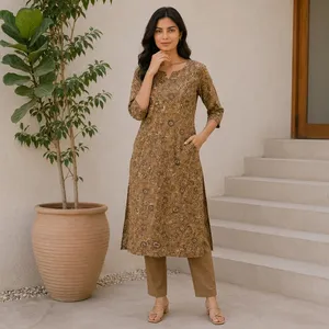 Kurti en coton pour femme, imprimé Bagru fait main, col rond, manches trois quarts, coupe droite, motif floral ethnique, décontracté et confortable - Product Image 1