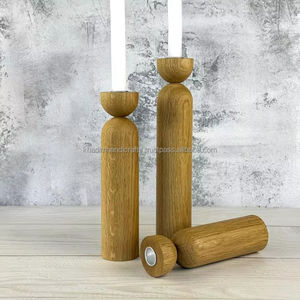 Bougeoir élégant en bois de manguier fait à la main pour la décoration intérieure moderne et l'utilisation de Noël - Product Image 1