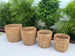 Ensemble de 3 paniers de rangement en jacinthe d'eau tressés à la main – Bacs à linge et à serviettes écologiques pour la maison et l'hôtellerie - Product Image 2