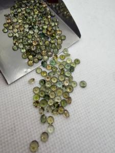 Lot de 66 pierres précieuses naturelles de tourmaline verte facettées de 4-5 mm, effet de couleur/feu, sans trou, achetez maintenant, prix de gros, pour la création de bijoux - Product Image 3