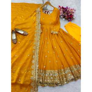 Hermoso Vestido de Mujer con Bordado de Lentejuelas, Incluye Pantalón y Dupatta - Product Image 3