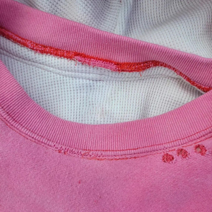 Sweat-shirt rose oversize à capuche, design découpé et vieilli, en tissu French Terry unisexe, coupe ample, livraison mondiale - Product Image 6