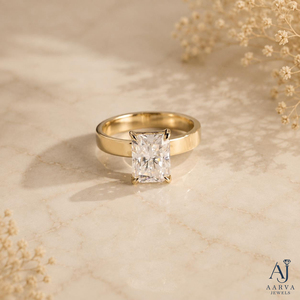 Bague en or jaune 14 carats avec diamant de laboratoire taille émeraude et moissanite, large alliance de fiançailles et de mariage pour femme - Product Image 1