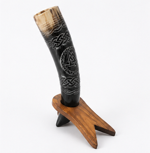 Sculpture décorative artisanale en corne de buffle naturelle avec support en bois massif, décoration d'intérieur artisanale, cadeau de collection - Product Image 2