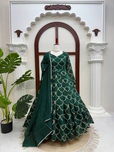 Vestido de seda verde para mujer con bordado dorado, largo hasta el suelo, traje tradicional de boda, estilo étnico de India y Pakistán. - Product Image 6