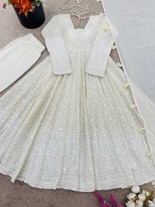 New Sea Green Lanzamiento Nuevo diseñador Party Wear Look Heavy Bordado Secuencia Trabajo con Faux Georgette con bordado de cuatro lados - Product Image 4