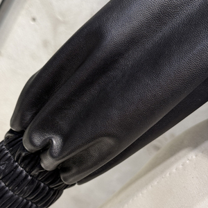 Veste Courte Noire en Similicuir pour Femme, Style Designer de Luxe, Manches Lanterne, Vêtement d'Extérieur Décontracté, Vente en Gros - Product Image 4