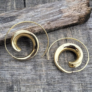 Handmade Gold Plated Spiral Hoop Earrings Large Hammered Metal Cutout <b>Boho</b> Ethnic Statement Jewelry - Product Image 4