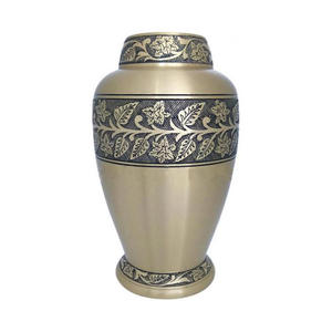 Colección de Urnas Funerarias de Latón Pesado Hechas a Mano y Ecológicas, Aptas para Mascotas, Accesorios para Ataúdes Americanos/Europeos - Product Image 4