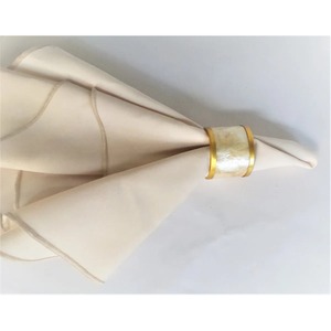 แหวนรองผ้าเช็ดปากเปลือกหอยสีรุ้งธรรมชาติ ขอบทอง ของตกแต่งโต๊ะอาหารบ้านริมชายหาด ที่วางผ้าเช็ดปากทรงหรูหราสีครีม - Product Image 5