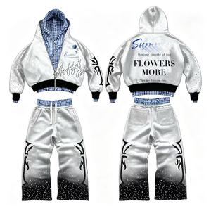 Conjunto de Sudadera y Pantalones Deportivos OEM Personalizados con Lavado Ácido, Pedrería, Diseño Desgastado, Parches Bordados y Pantalones Acampanados - Product Image 4