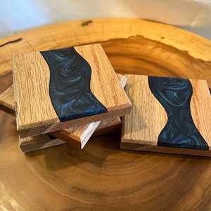 Sous-verres carrés modernes en bois avec incrustation de marbre, tapis et coussinets antidérapants - Product Image 2