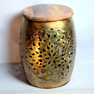 Mesa de Centro de Estilo Asiático Hecha a Mano con Base Redonda Tallada en Dorado para Sala de Estar - Product Image 3