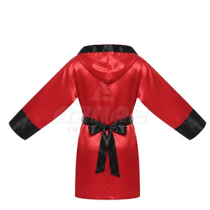 Batas de boxeo a precio económico con construcción de satén, detalles personalizados y ajuste cómodo para sesiones de entrenamiento. - Product Image 3