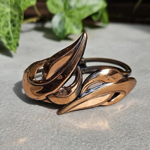 Brazalete Abierto de Cobre Grabado Texturizado, Hecho a Mano, Personalizado, Joyería Energética de Bienestar Terapéutico para Navidad - Product Image 3