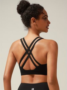 Bralette de sport à bretelles spaghetti Plunge |   Débardeur court côtelé sans coutures pour la gym |   Vêtements de sport rembourrés et antichoc pour femmes - Product Image 6