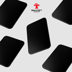 Tablero de PVC de carbón de bambú 1220x2440mm 17mm Densidad 0,66g/cm3 Resistente a termitas de larga duración para aplicaciones de gabinete y pared - Product Image 1