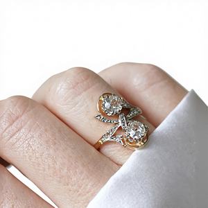 Bague en diamant Moissanite de forme ronde blanche Bague de fiançailles en argent sterling 925 personnalisée et autres bijoux en diamant - Product Image 1