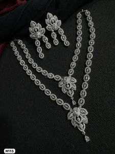 Ensemble de bijoux de mariée en diamant américain classique Collier et boucles d'oreilles en deux pièces pour mariage Style classique à la mode - Product Image 3