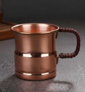 Taza de Bebidas de Cobre Sólido Hecha a Mano con Diseño Metálico Resistente para Servicio de Bebidas en Hogar, Restaurante, Cafetería y Hotel - Product Image 3