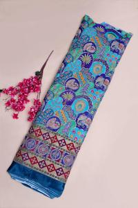 Tela Crepé Natural con Estampado Floral Turquesa y Verde Azulado, con Borde Ornamental Denso, para Confección de Prendas Étnicas Kurti - Product Image 5