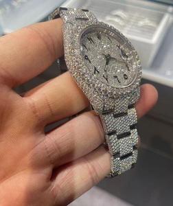 Montre-bracelet en acier inoxydable avec diamant blanc et cristal saphir - Mouvement mécanique entièrement automatique, moissanite, résistance à l'eau 10 bars, alliage - Product Image 3